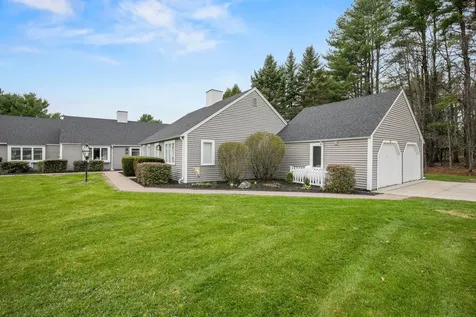 13 Colonial Way Auburn ME 04210