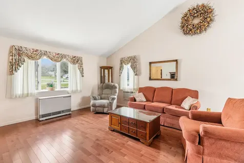 13 Colonial Way Auburn ME 04210