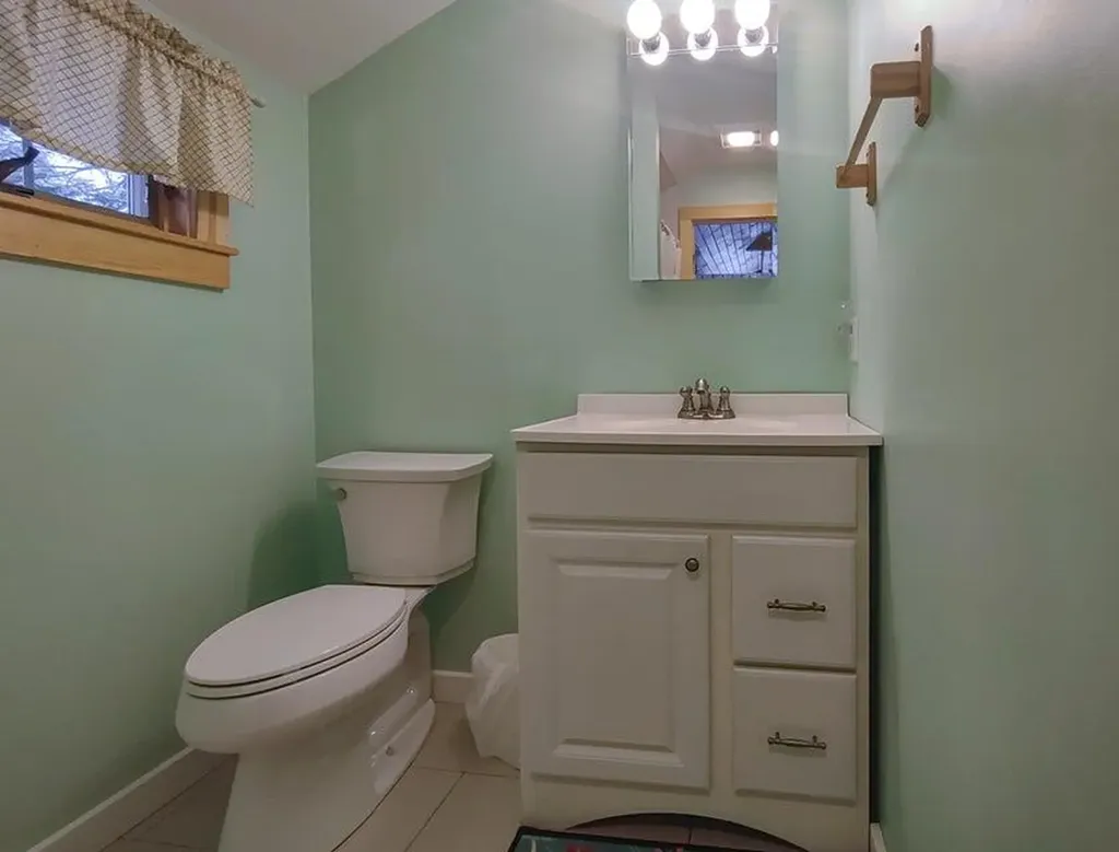 101 Hogan Pond Lane Oxford ME 04270