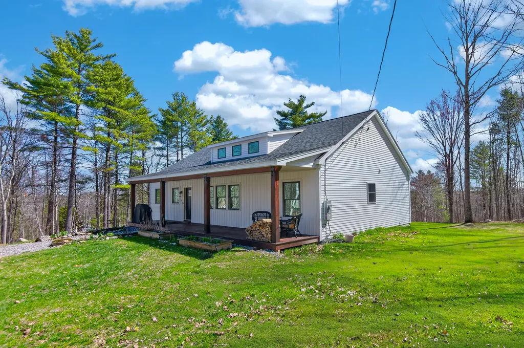 4 Overlook Drive Richmond ME 04357