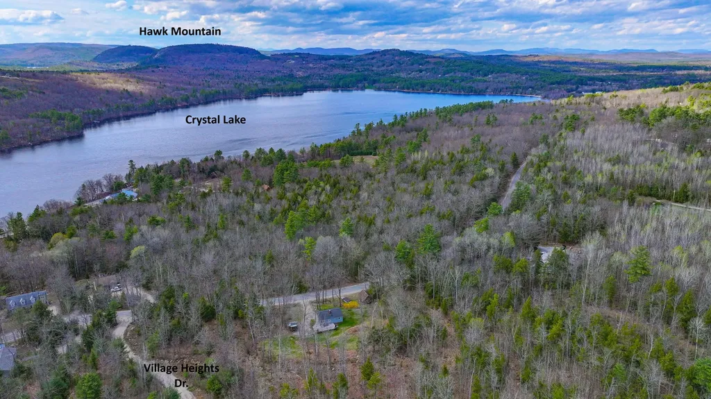 18 Village Heights Harrison ME 04040