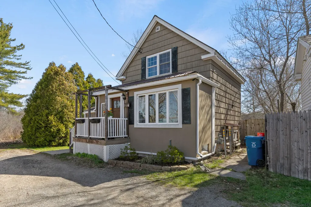 313R Warren Avenue Portland ME 04103