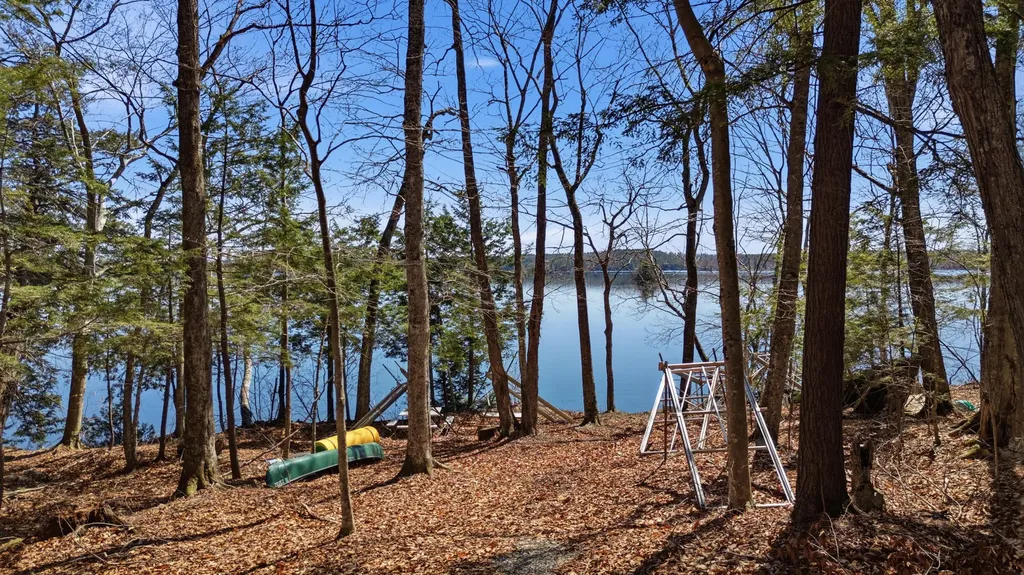 43 Hoyt Drive Monmouth ME 04259