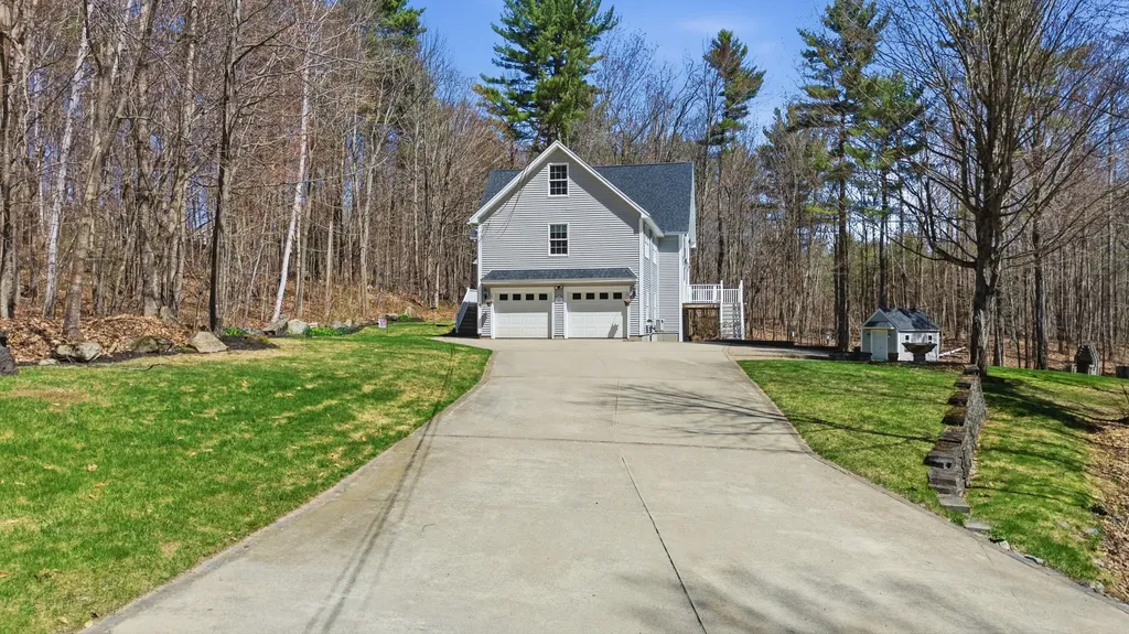 43 Hoyt Drive Monmouth ME 04259