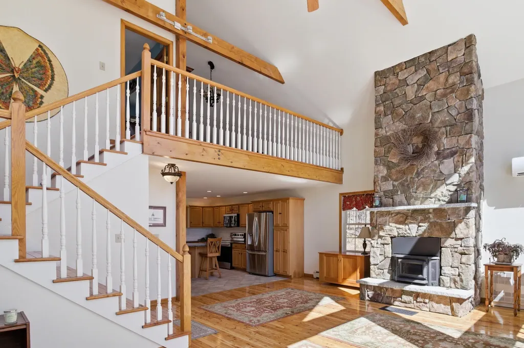 43 Hoyt Drive Monmouth ME 04259