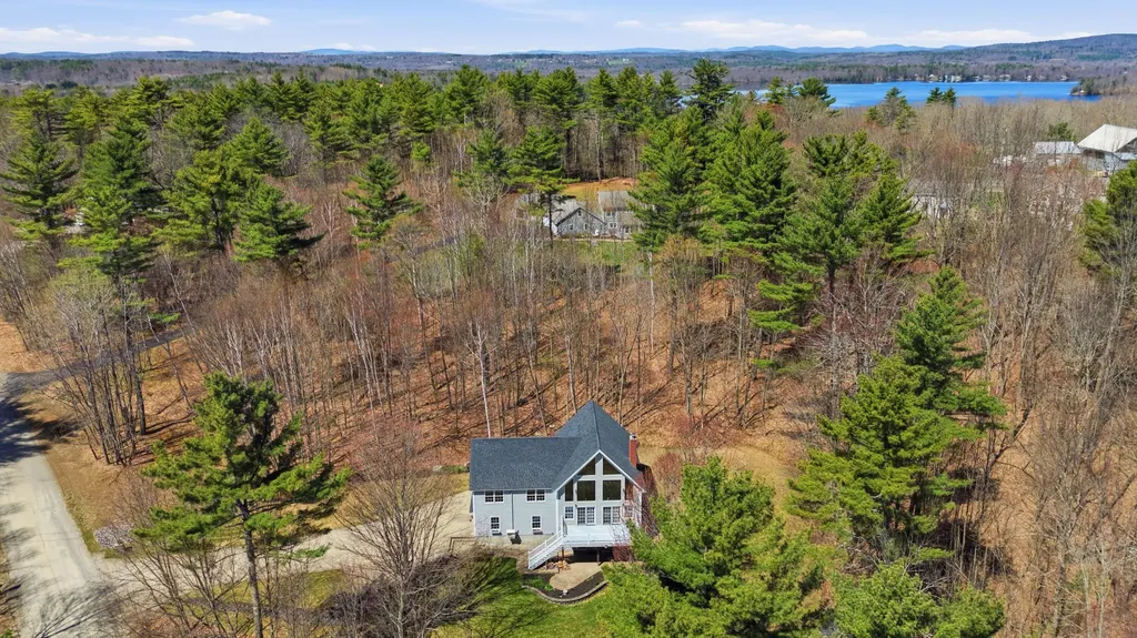 43 Hoyt Drive Monmouth ME 04259