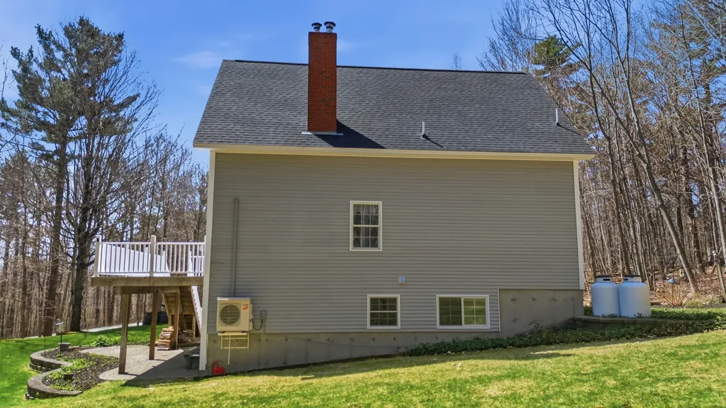 43 Hoyt Drive Monmouth ME 04259