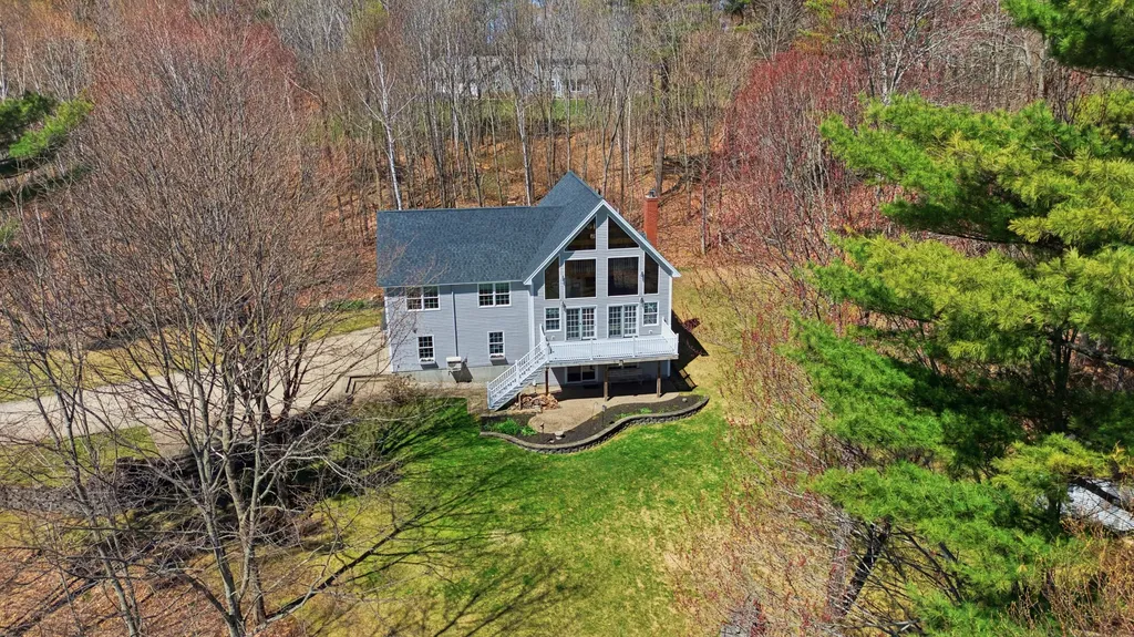43 Hoyt Drive Monmouth ME 04259