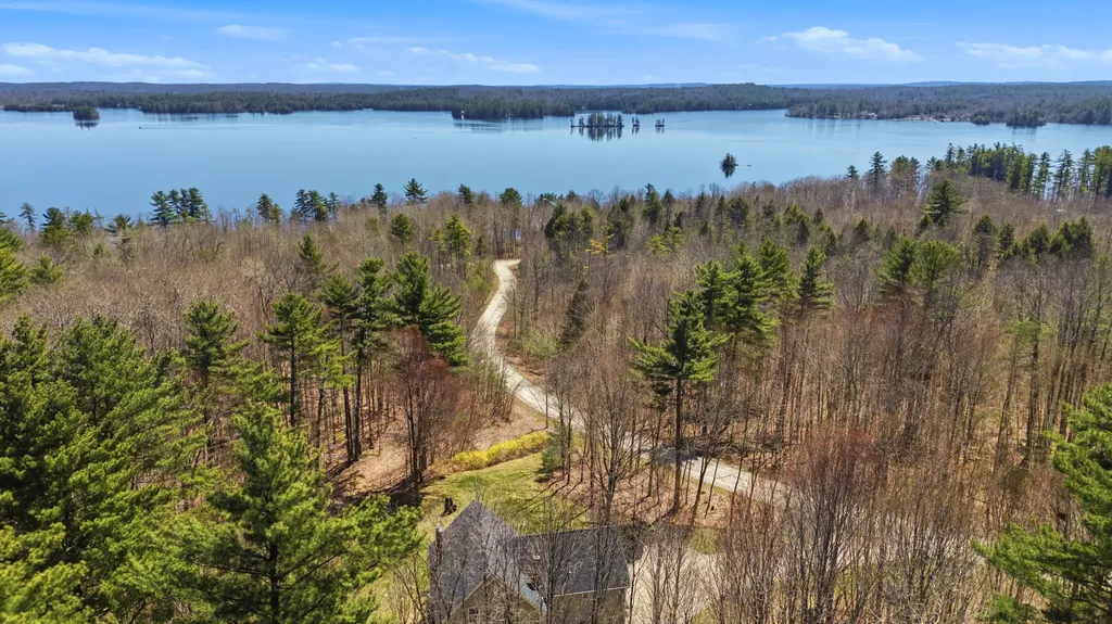 43 Hoyt Drive Monmouth ME 04259