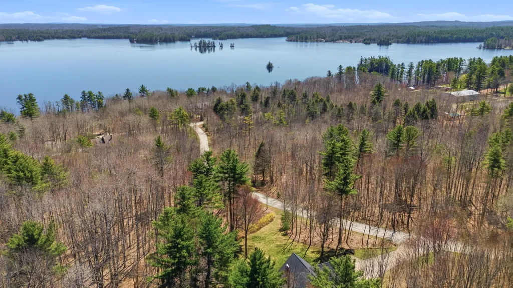 43 Hoyt Drive Monmouth ME 04259