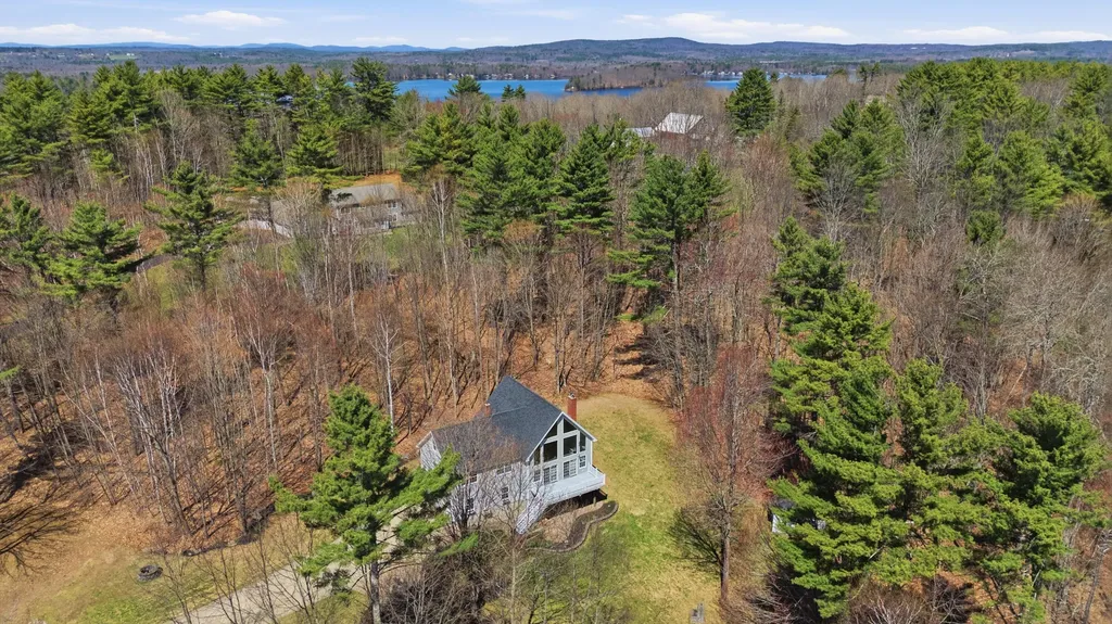 43 Hoyt Drive Monmouth ME 04259