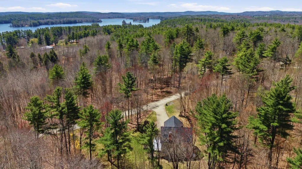 43 Hoyt Drive Monmouth ME 04259