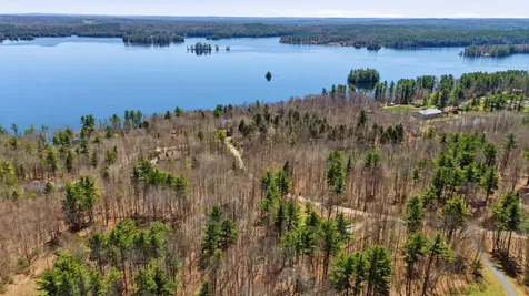 43 Hoyt Drive Monmouth ME 04259
