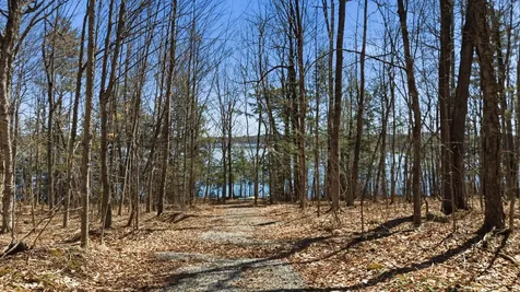 43 Hoyt Drive Monmouth ME 04259
