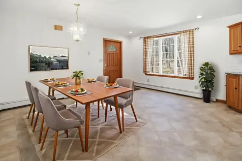 43 Hoyt Drive Monmouth ME 04259