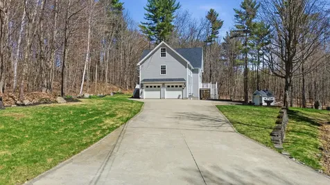 43 Hoyt Drive Monmouth ME 04259