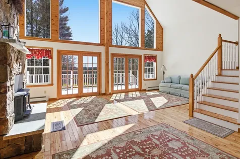 43 Hoyt Drive Monmouth ME 04259