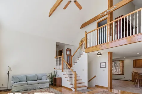 43 Hoyt Drive Monmouth ME 04259