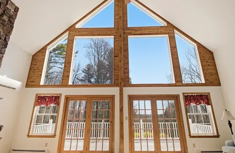 43 Hoyt Drive Monmouth ME 04259