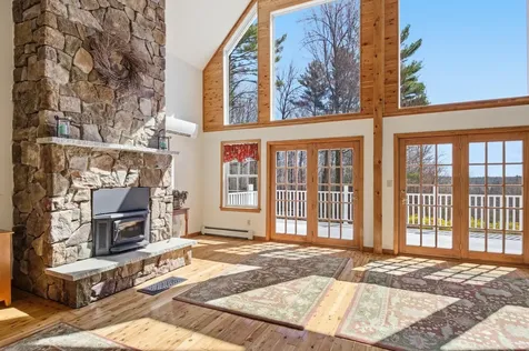 43 Hoyt Drive Monmouth ME 04259