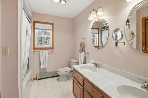 43 Hoyt Drive Monmouth ME 04259