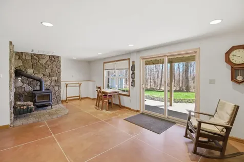 43 Hoyt Drive Monmouth ME 04259