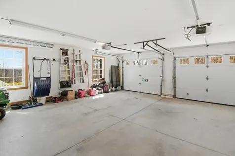 43 Hoyt Drive Monmouth ME 04259