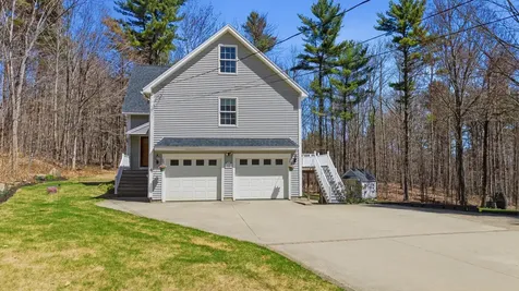 43 Hoyt Drive Monmouth ME 04259