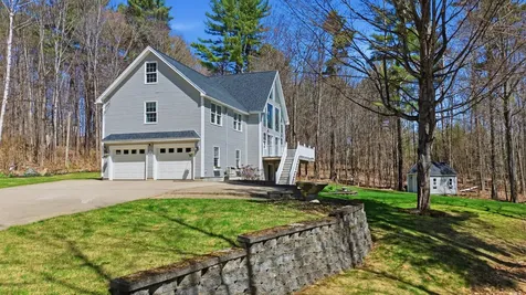 43 Hoyt Drive Monmouth ME 04259