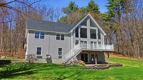 43 Hoyt Drive Monmouth ME 04259