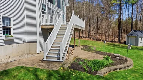 43 Hoyt Drive Monmouth ME 04259
