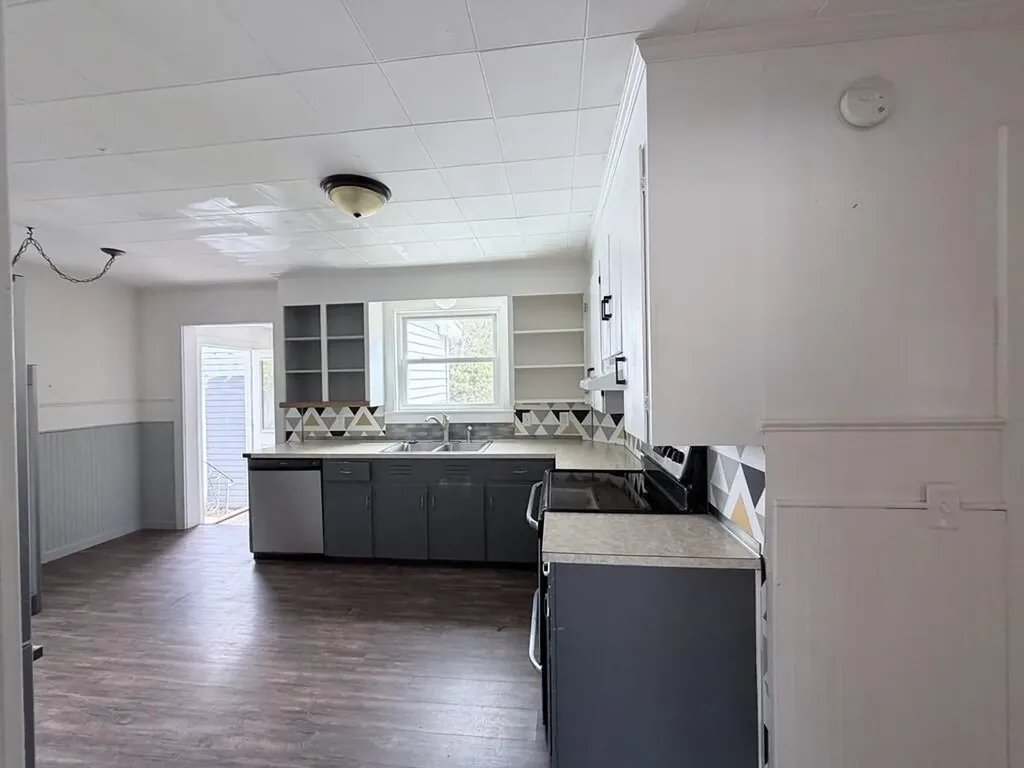 91 Kennebec Road Hampden ME 04444