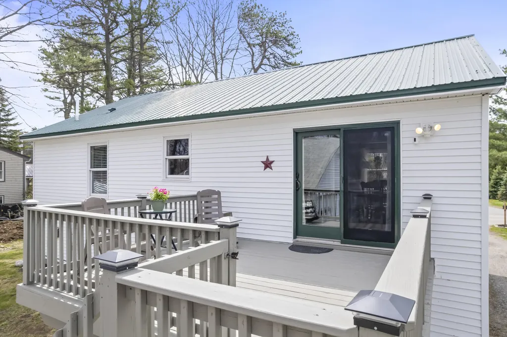 7 Bickford Avenue Brunswick ME 04011