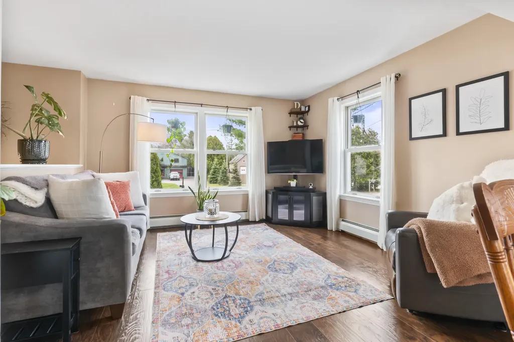 7 Bickford Avenue Brunswick ME 04011