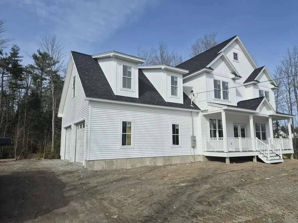8 Freedom Avenue Hampden ME 04444