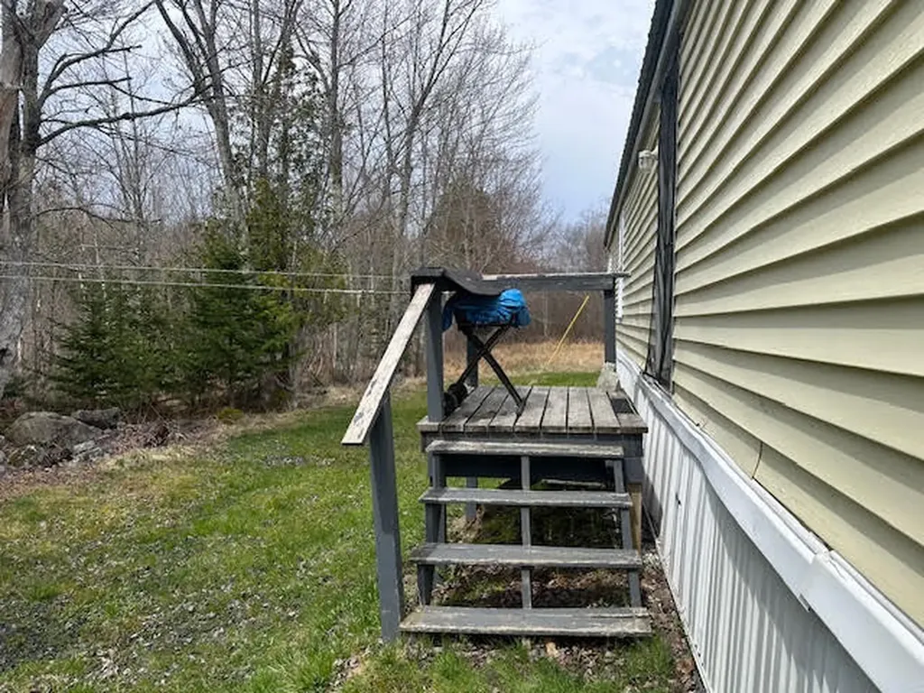 1 Hammond Drive Belfast ME 04915