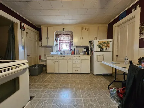 22 Thompson Street Sanford ME 04073