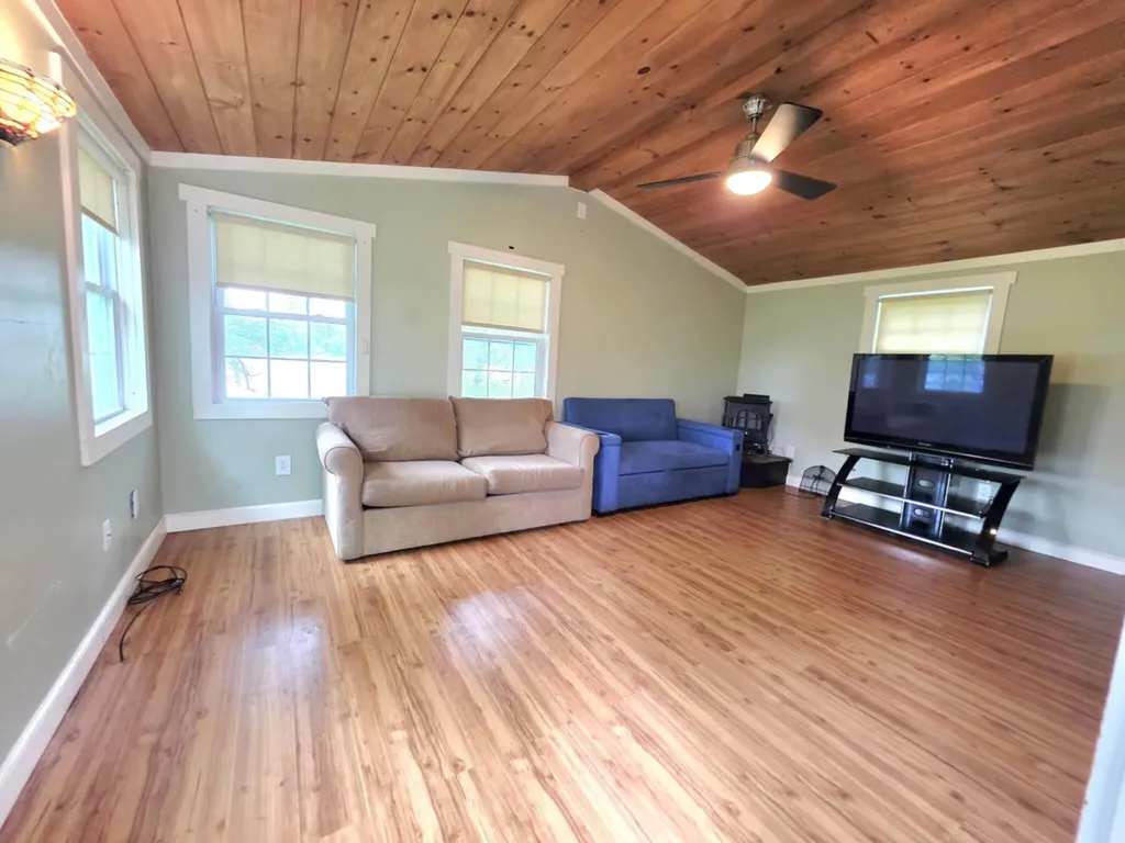 998 Lewiston Road West Gardiner ME 04345