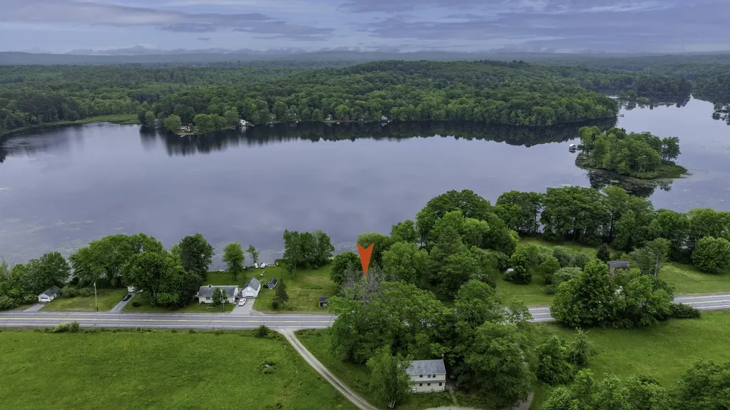 998 Lewiston Road West Gardiner ME 04345