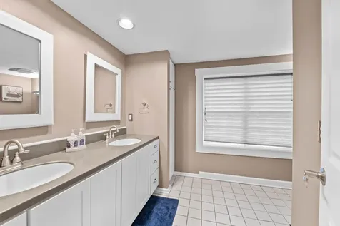 998 Lewiston Road West Gardiner ME 04345