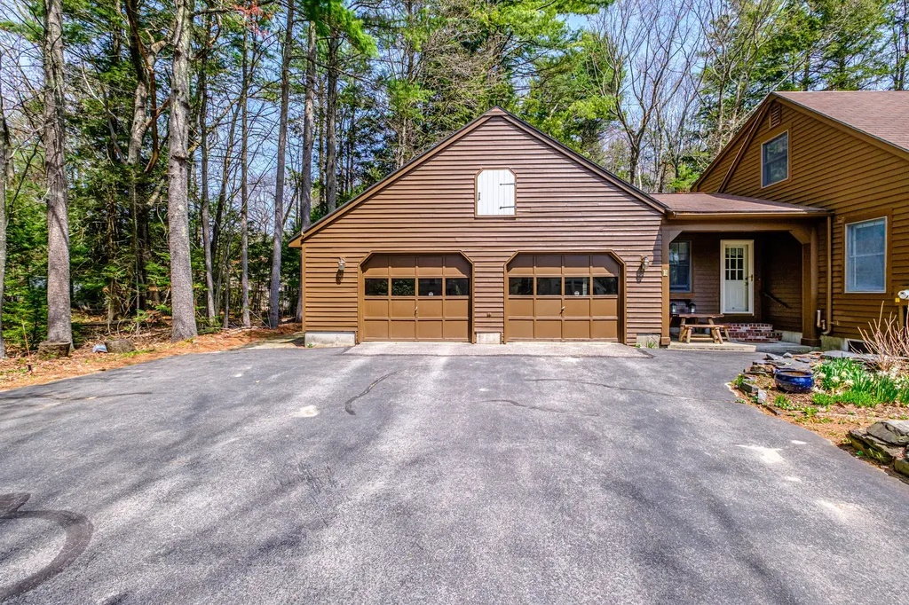 4 Shady Run Lane Gorham ME 04038