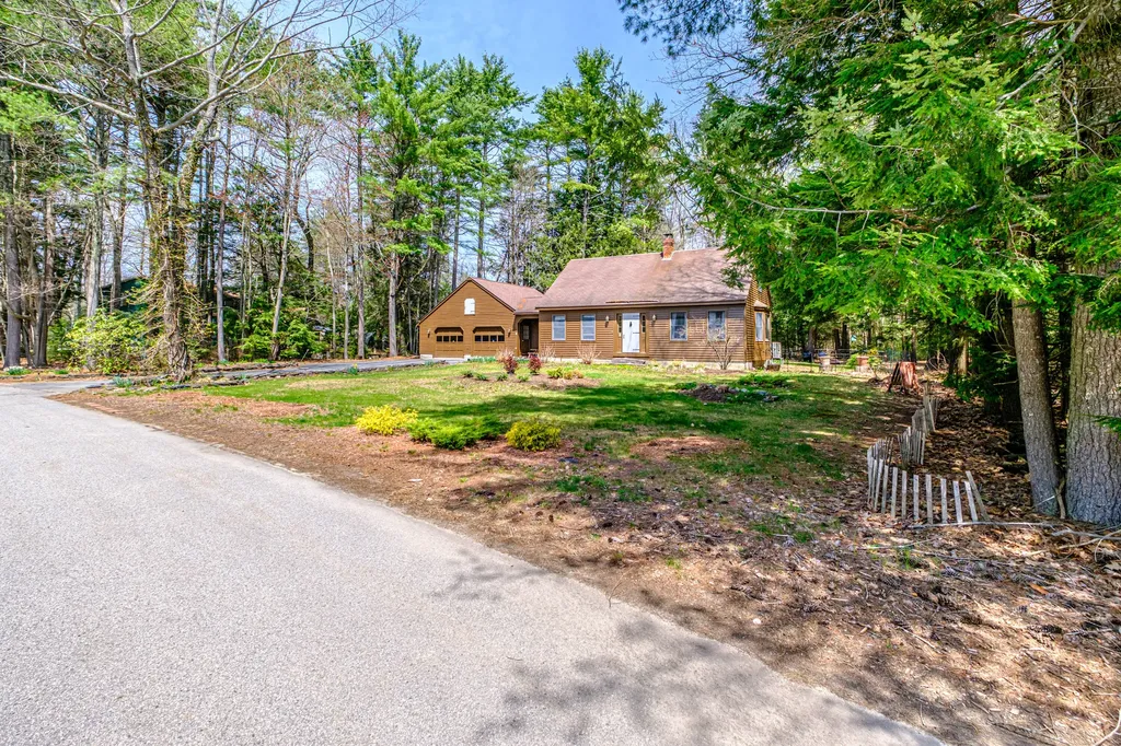 4 Shady Run Lane Gorham ME 04038