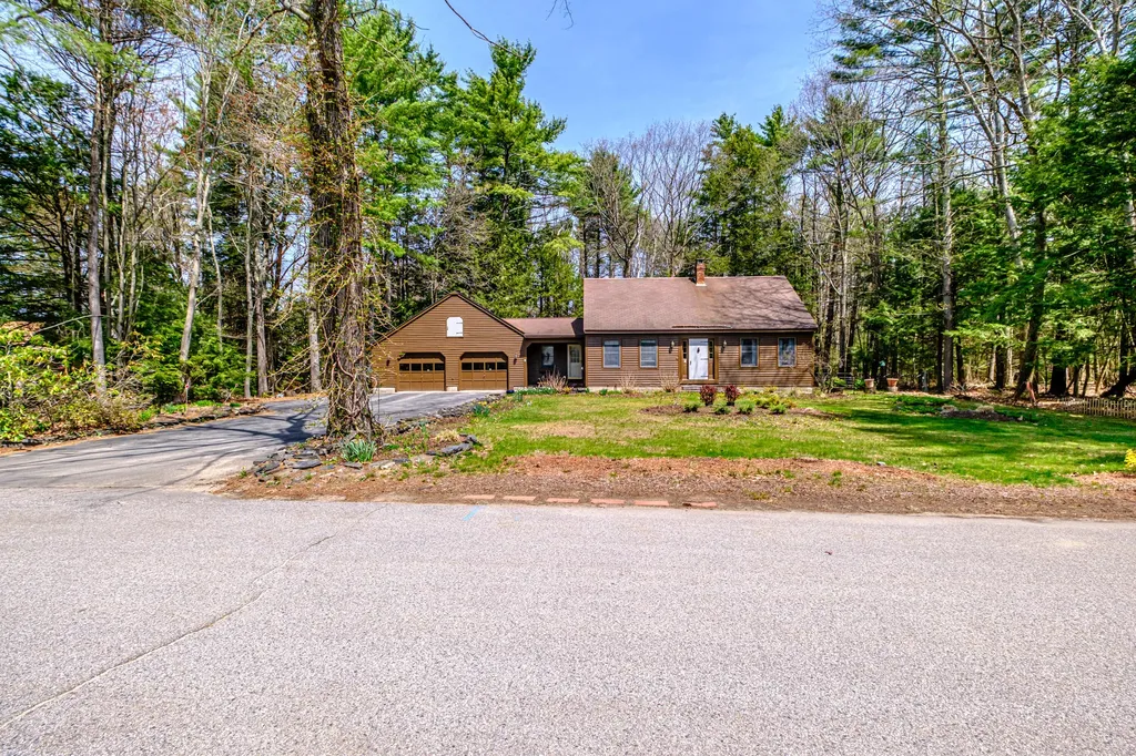4 Shady Run Lane Gorham ME 04038