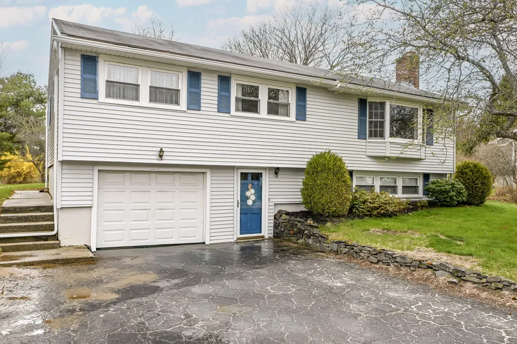31 Vernon Road Cape Elizabeth ME 04107