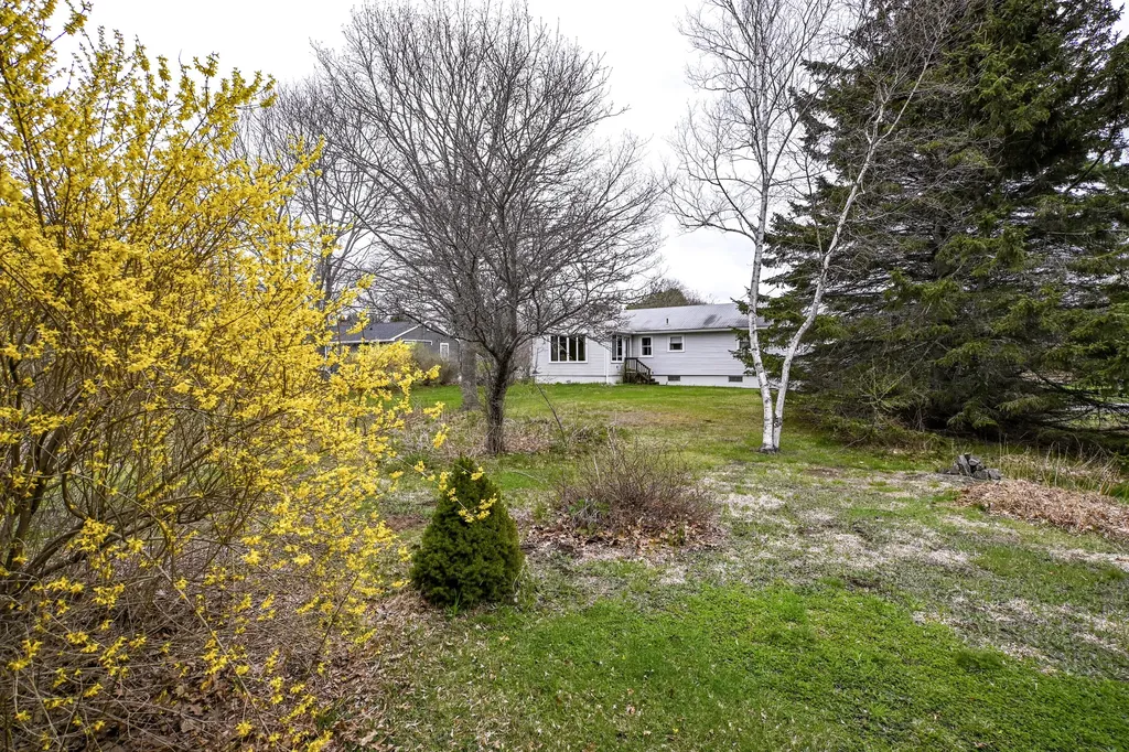 31 Vernon Road Cape Elizabeth ME 04107