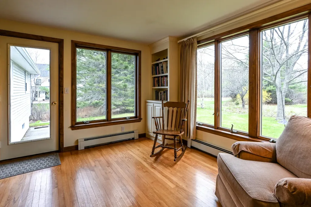 31 Vernon Road Cape Elizabeth ME 04107