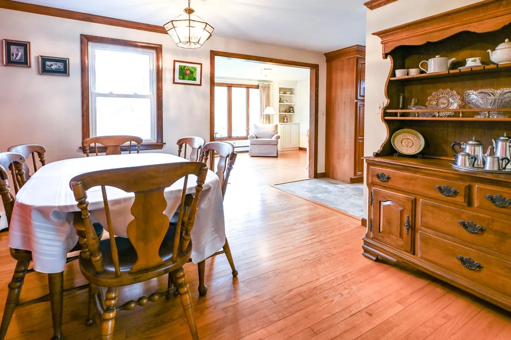 31 Vernon Road Cape Elizabeth ME 04107