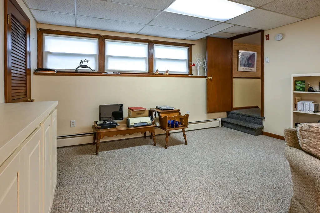 31 Vernon Road Cape Elizabeth ME 04107