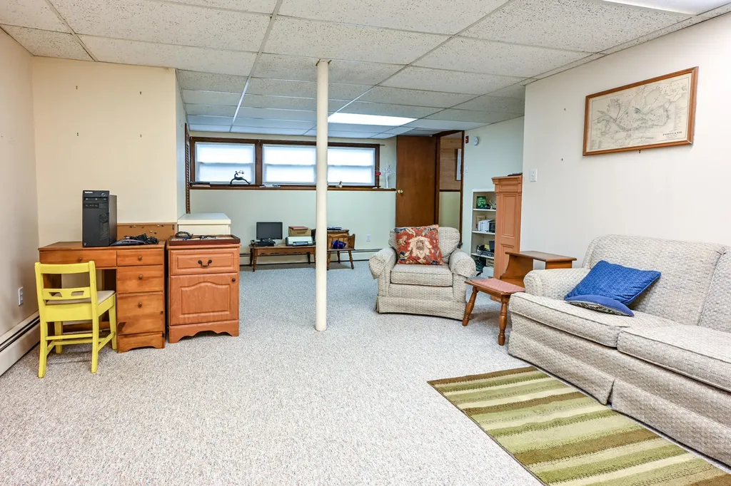 31 Vernon Road Cape Elizabeth ME 04107
