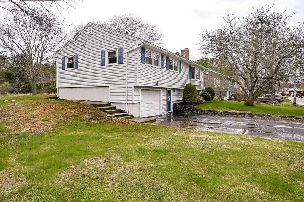 31 Vernon Road Cape Elizabeth ME 04107
